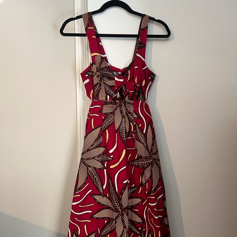 Chic Backless Red Patterned Dress - image 1